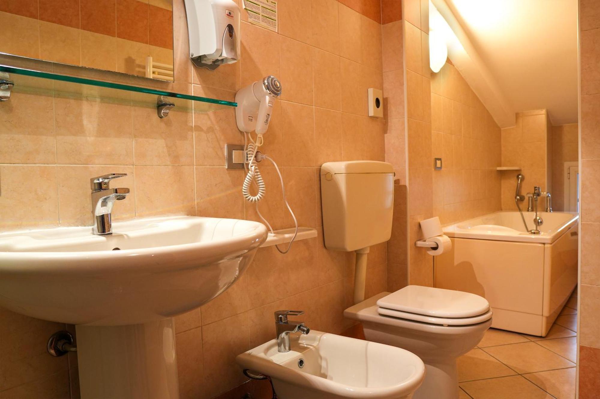 Smart Hotel Ferrara Esterno foto