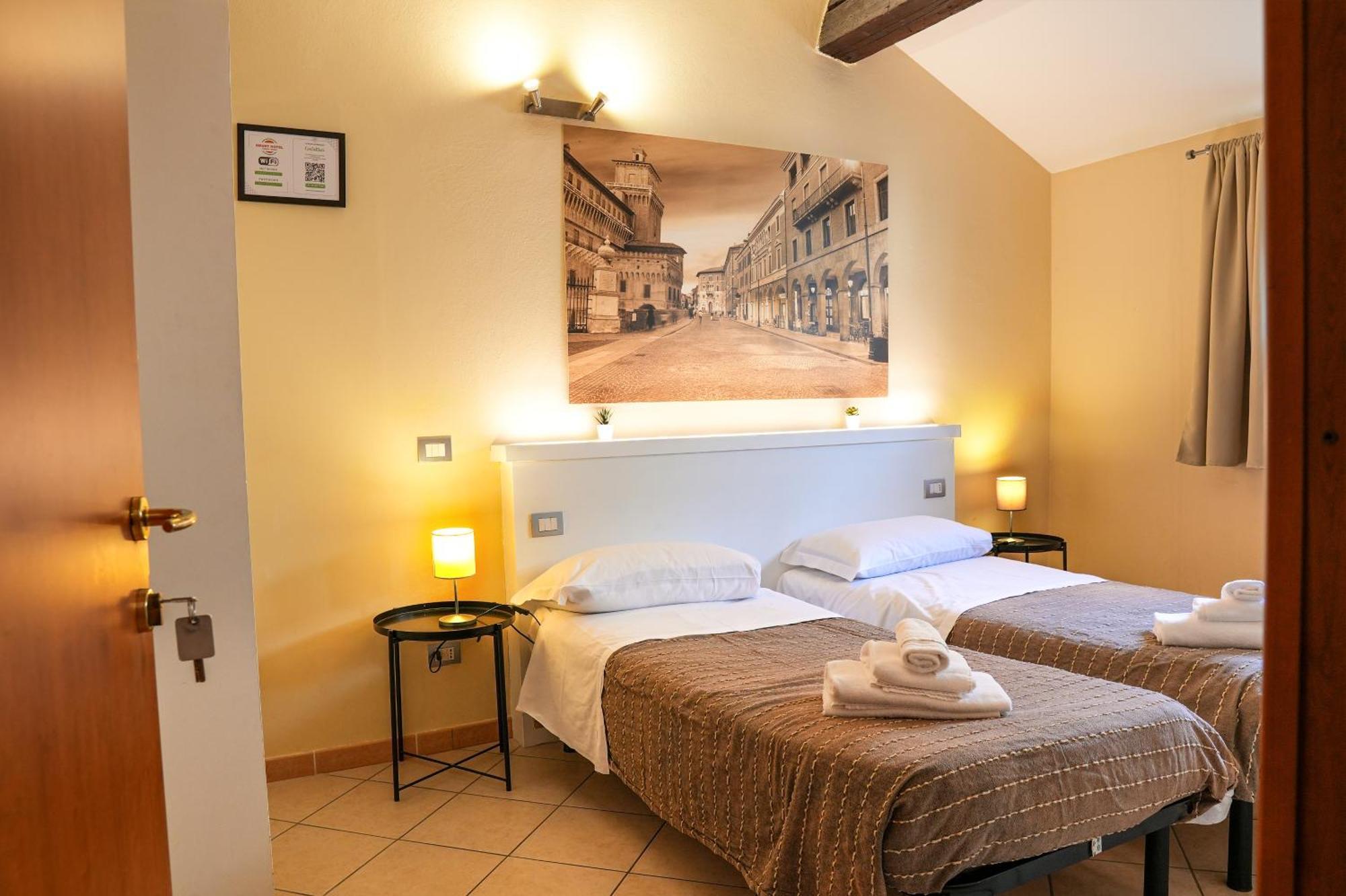 Smart Hotel Ferrara Esterno foto
