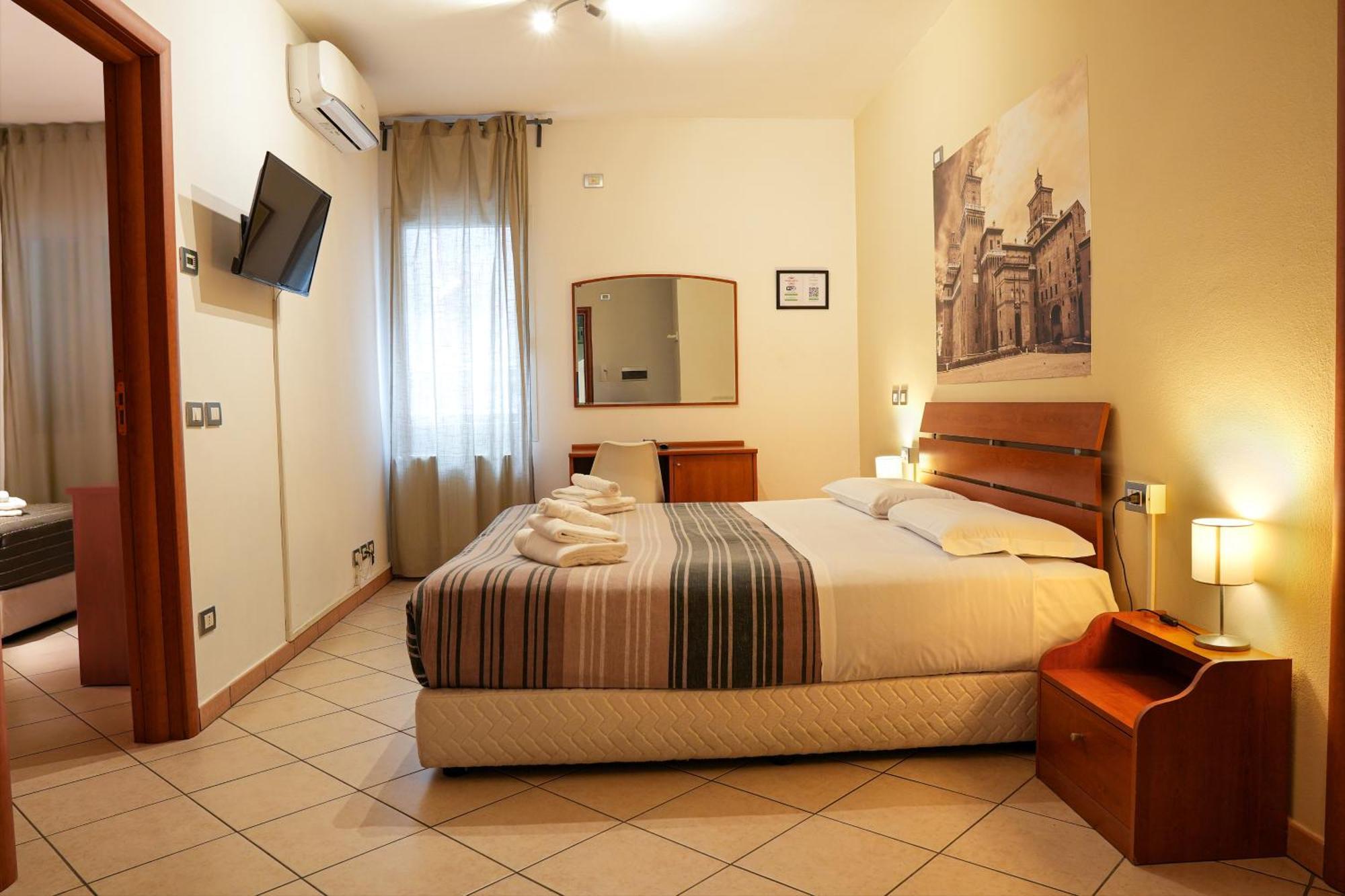 Smart Hotel Ferrara Esterno foto