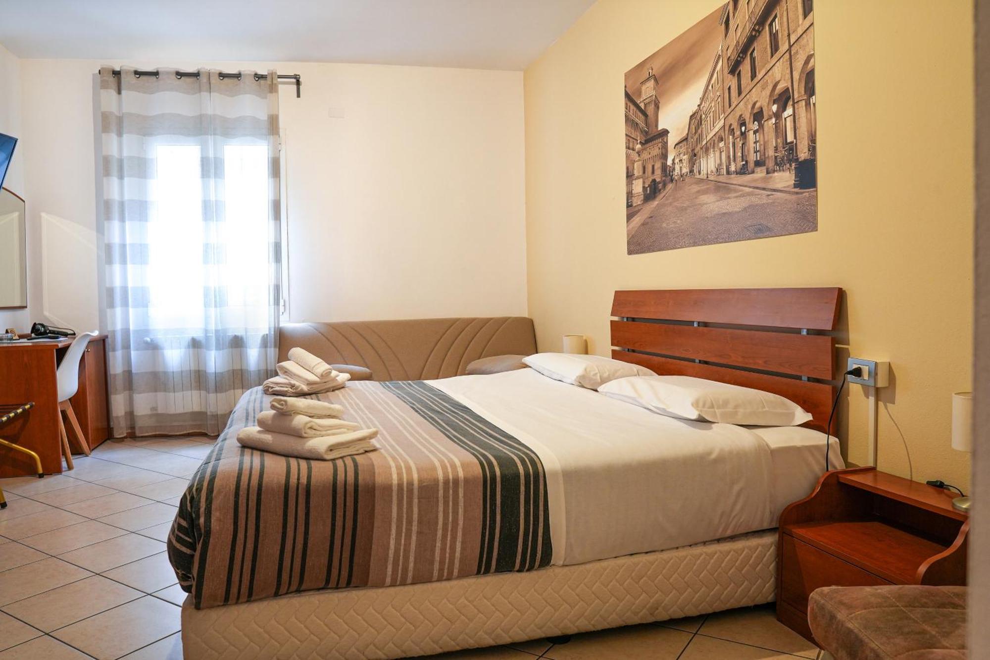 Smart Hotel Ferrara Esterno foto