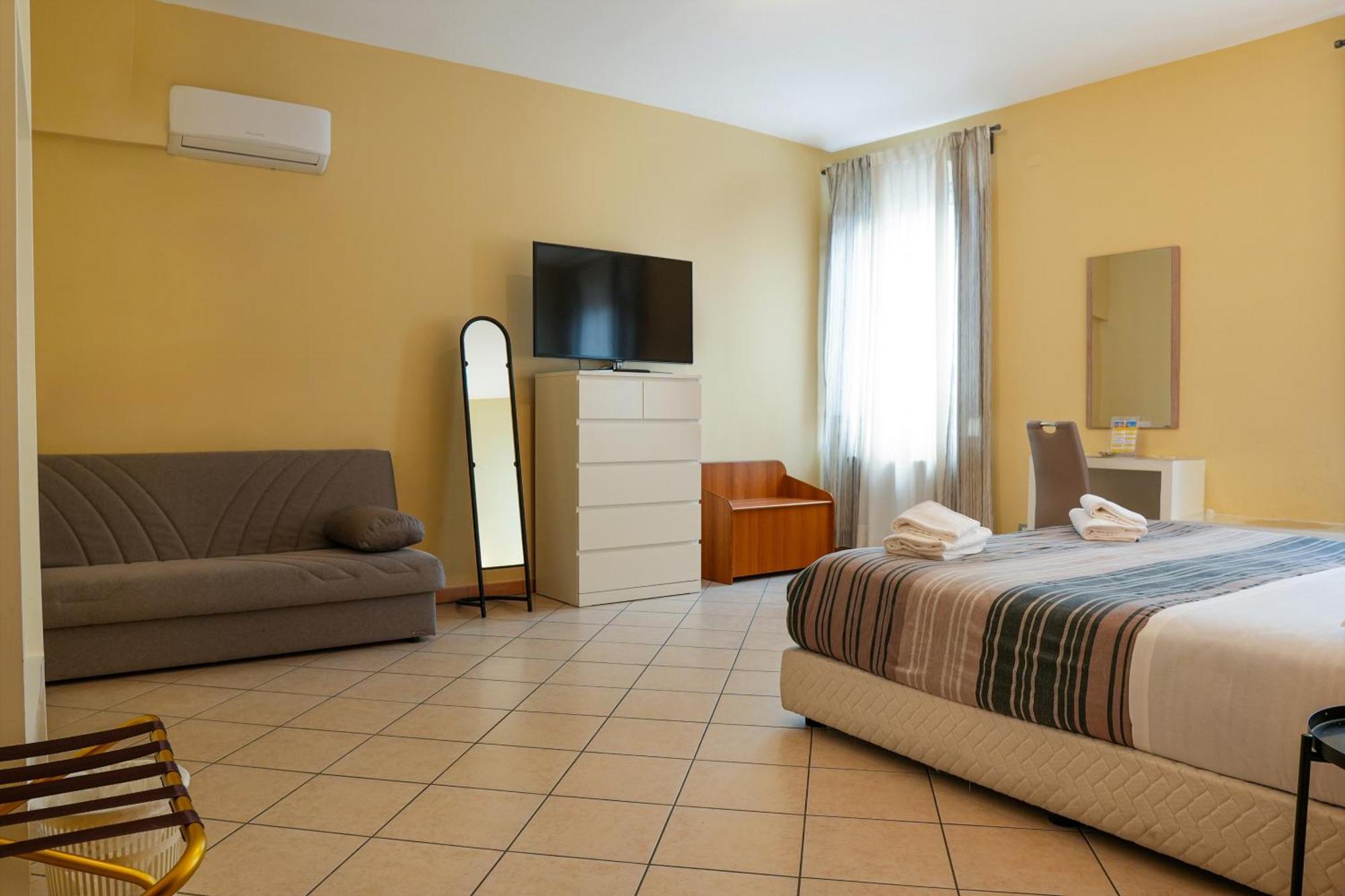 Smart Hotel Ferrara Esterno foto