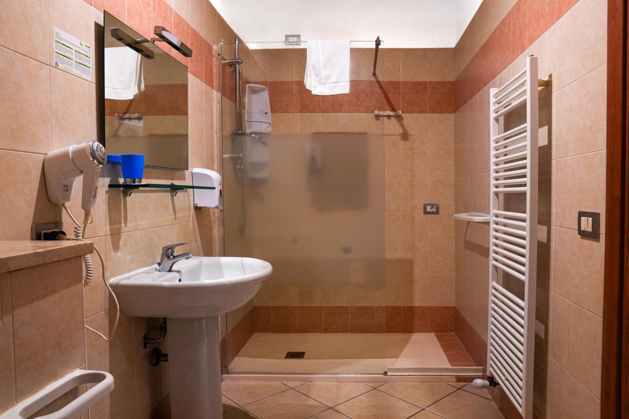 Smart Hotel Ferrara Esterno foto