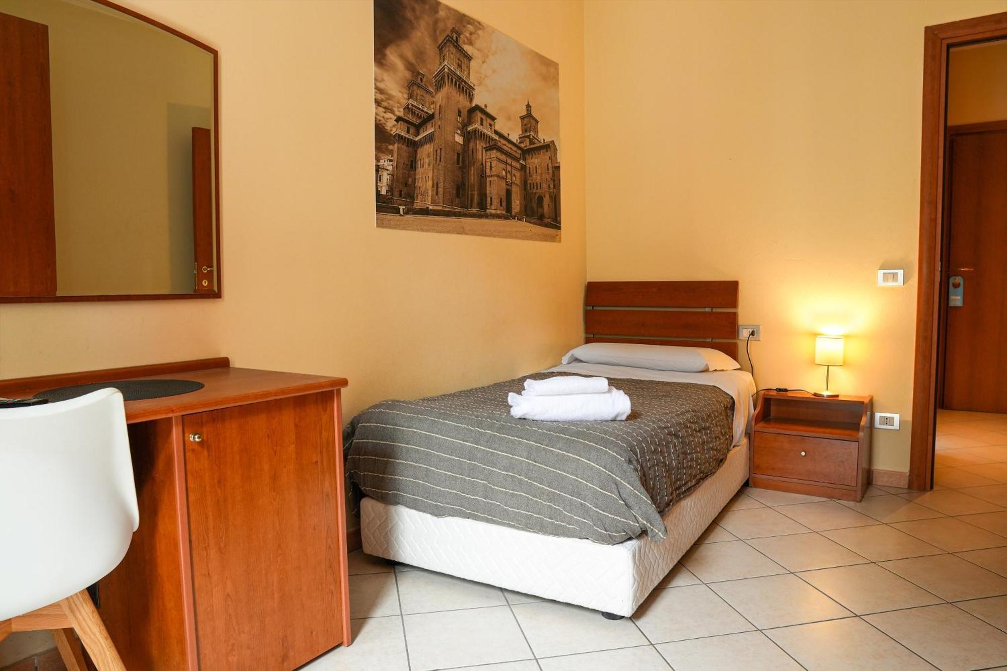 Smart Hotel Ferrara Esterno foto